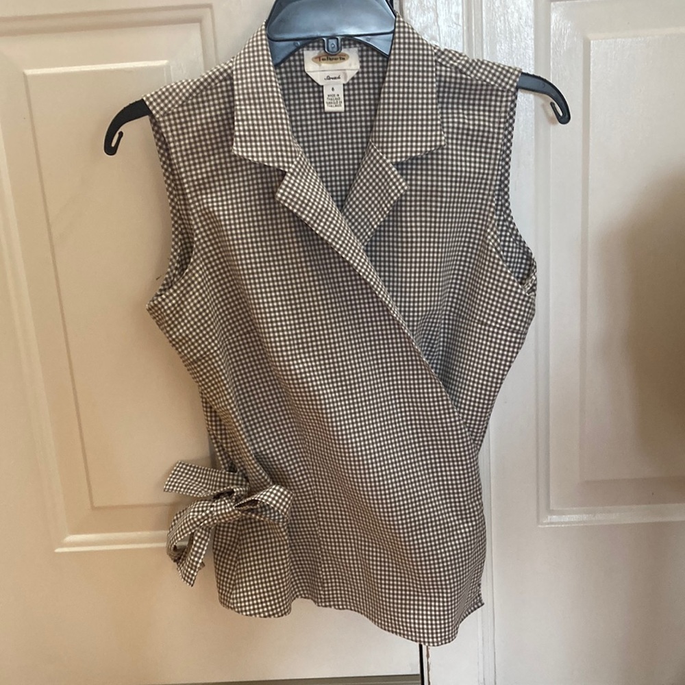 Talbots size 6 wrap top with built in tie